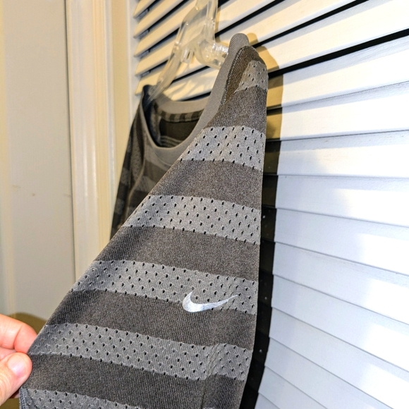 Nike Dri Fit Women's Small Gray Striped Mesh Perforated Long Sleeve Top Workout - Picture 3 of 12